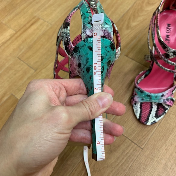 NWOT MISS ME Heels - Picture 8 of 8